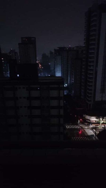 Após 24 horas, 1,5 milhão de pessoas seguiam sem energia em São Paulo.
