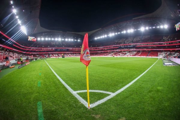Imagem mostra estádio da Luz, em Portugal - Metrópoles