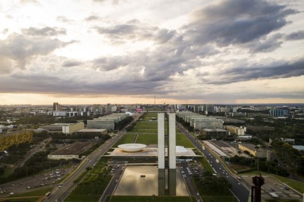 Esplanada dos Ministérios e Congresso nacional em Brasília - Metrópoels