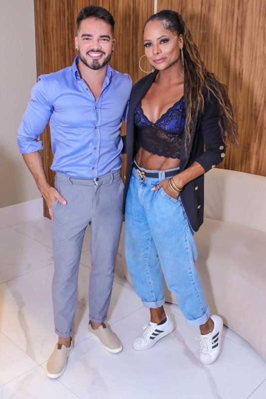 Adriana Bombom e o dermatologista Fábio Gontijo