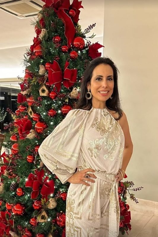 Melissa Gontijo e árvore de Natal