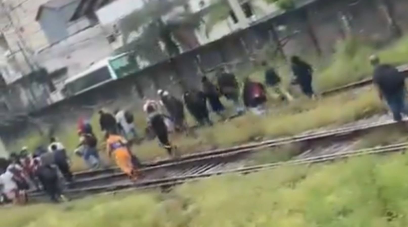 Vídeo: operação no RJ causa tumulto e deixa um PM morto e 2 feridos |  Metrópoles