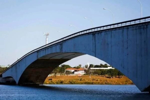 Ponte Honestino Guimarães - Metrópoles