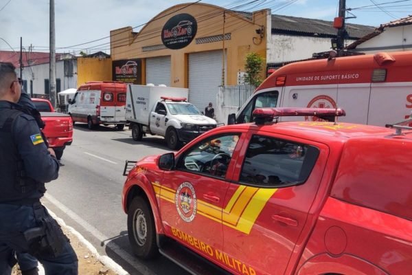 Bombeiros atuam em explosão de botijão de gás em Aracaju