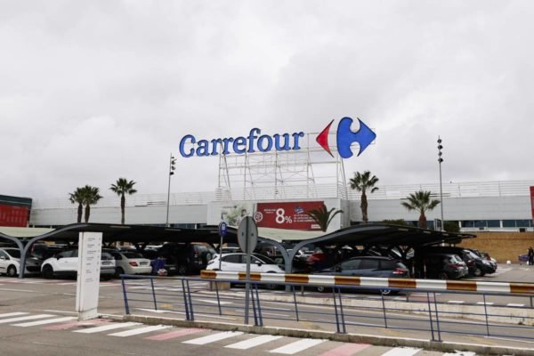 Com prejuízo de R$ 500 mi, Carrefour anuncia o fechamento de 123