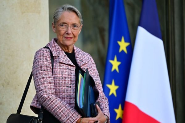 Imagem colorida mostra primeira ministra da França Elisabeth Borne - Metrópoles