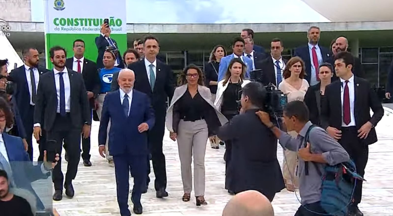 Lula e Pacheco descendo a rampa