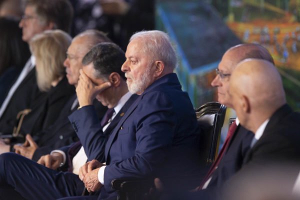 Presidente Lula durante solenidade no Congresso Nacional celebra vitória da democracia após invasões de golpistas às sedes dos Três Poderes, em Brasília - Metrópoles