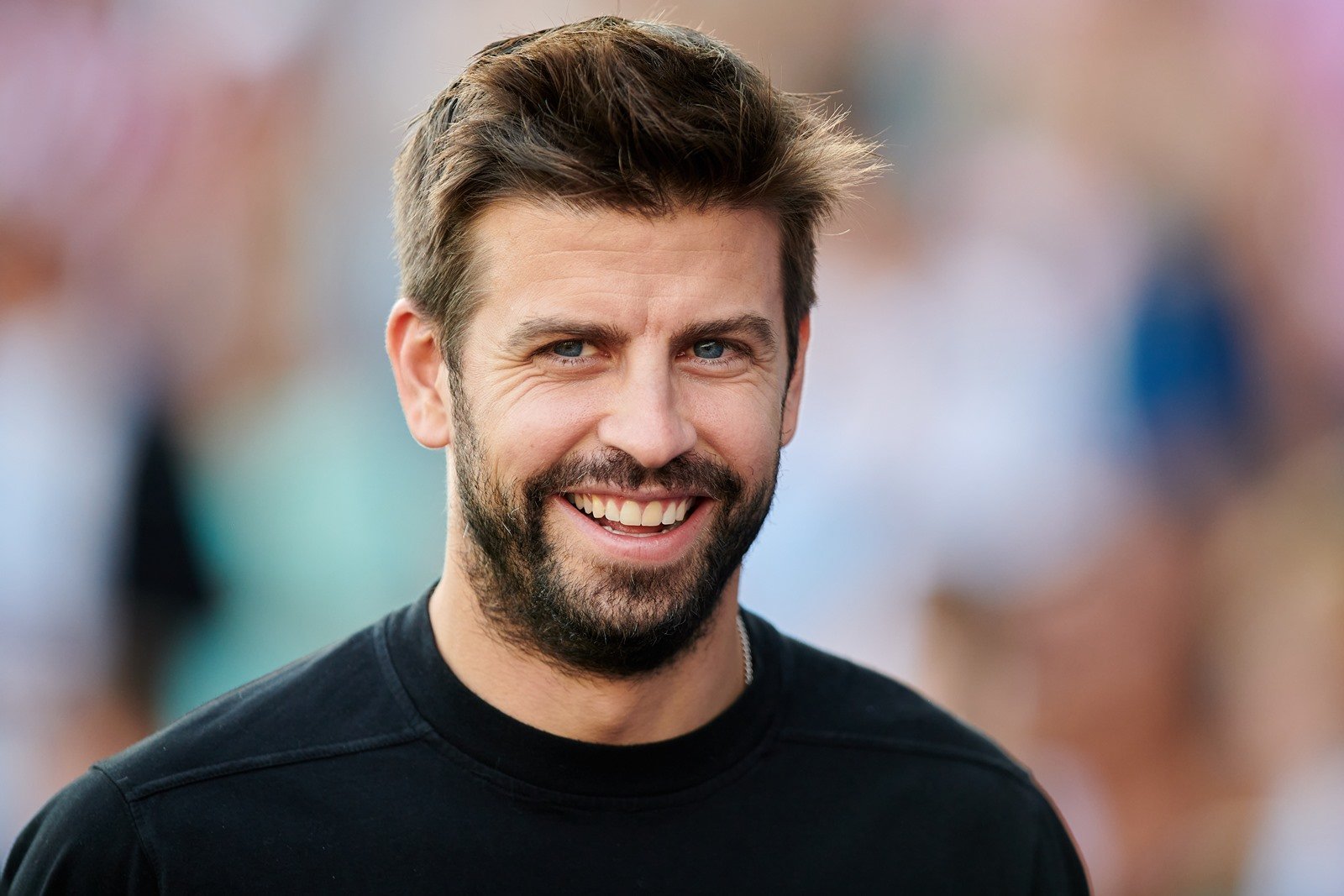 Imagem colorida de Gerar Piqué sorrindo - Metrópoles