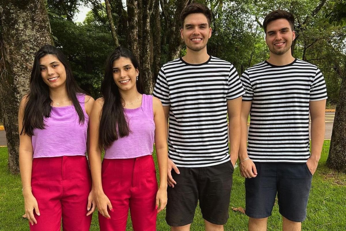 Foto colorida de dois homens e duas mulheres - Metrópoles