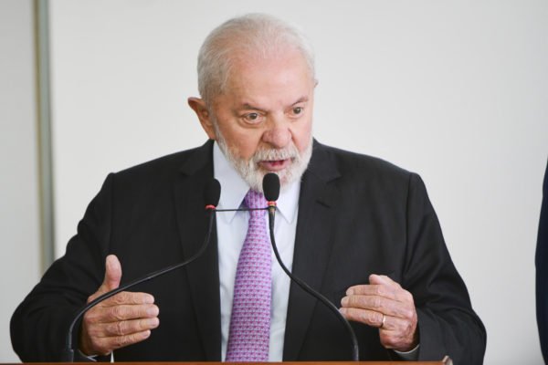 Lula faz exames de rotina no hospital S rio Liban s em S o Paulo