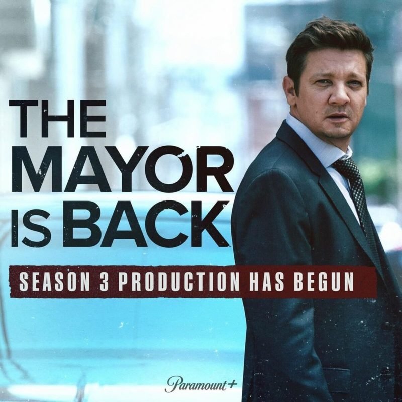 Jeremy Renner posa para cartaz da nova temporada de série - Metrópoles