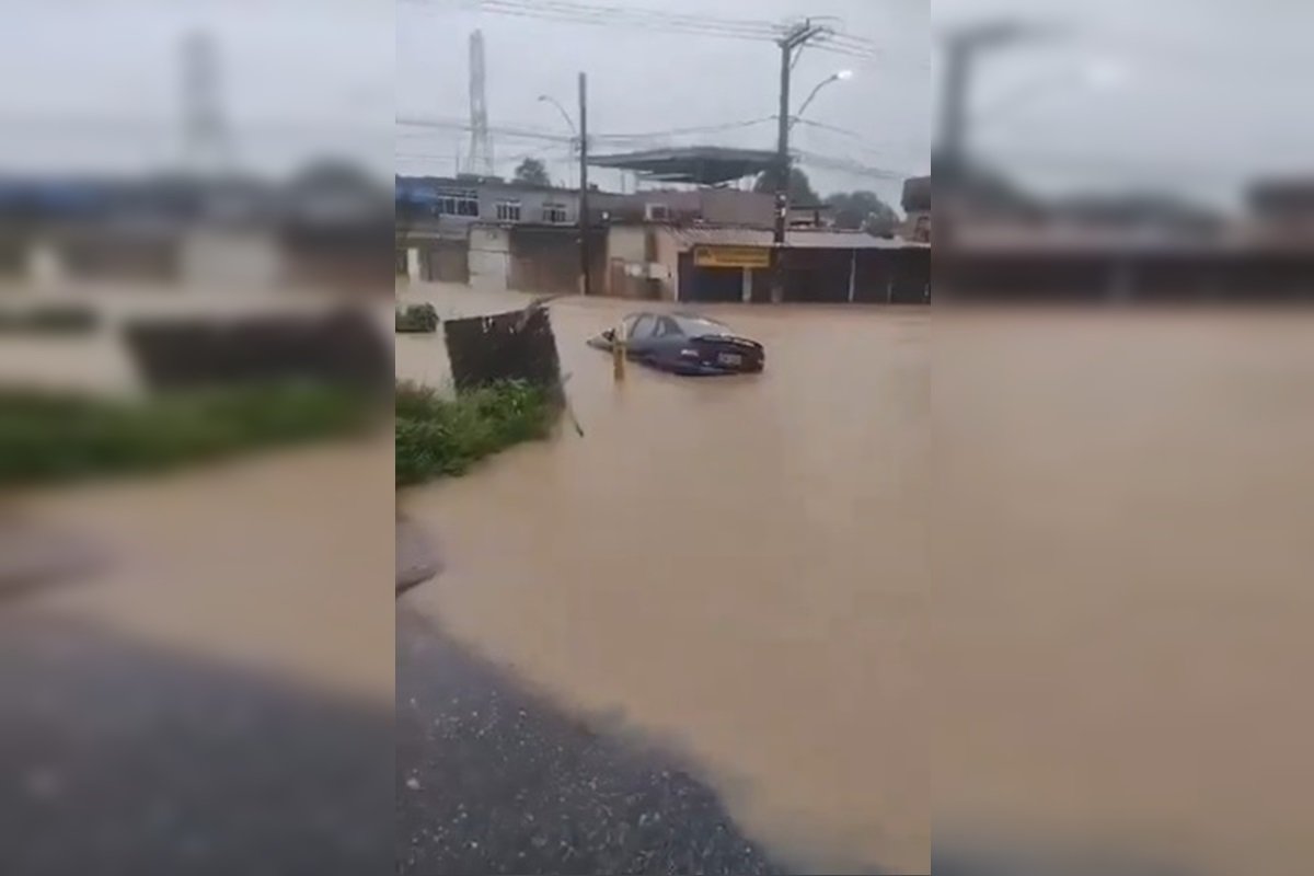 Imagem colorida de alagamento no Rio de Janeiro devido a fortes chuvas