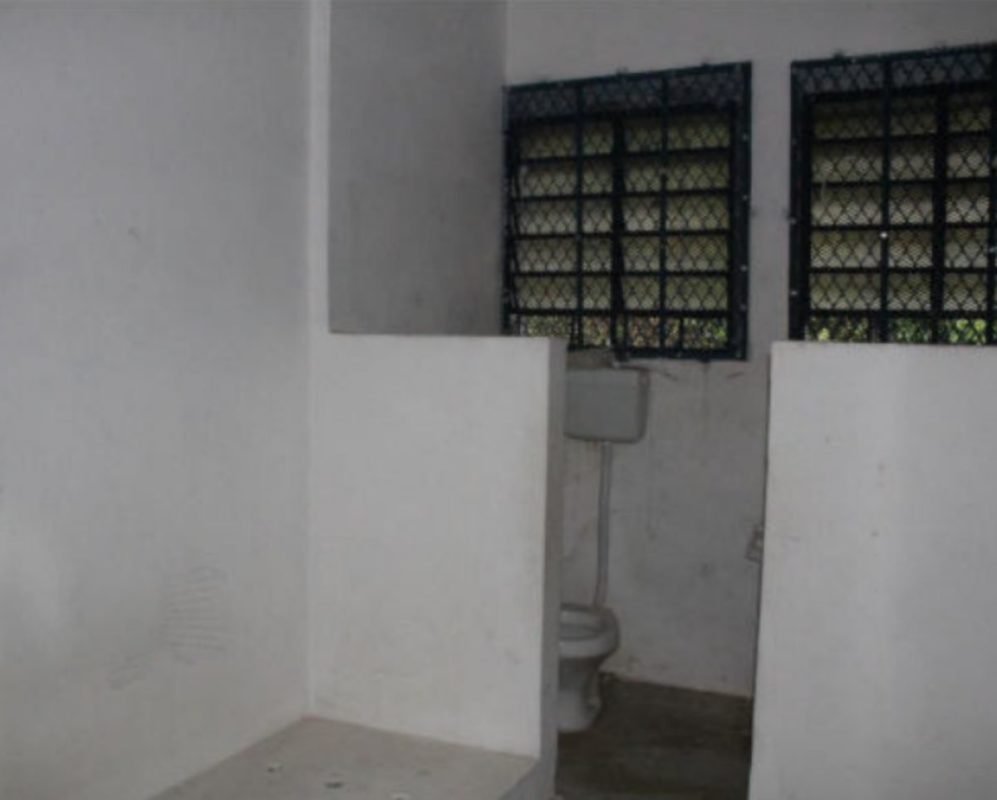 Banheiro de Penitenciária Feminina da capital