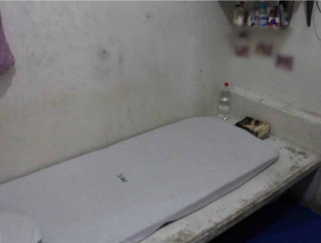 Cama em cela da Penitenciária Feminina da capital