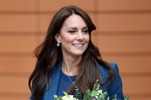 Kate Middleton recebe alta e volta para casa após cirurgia abdominal