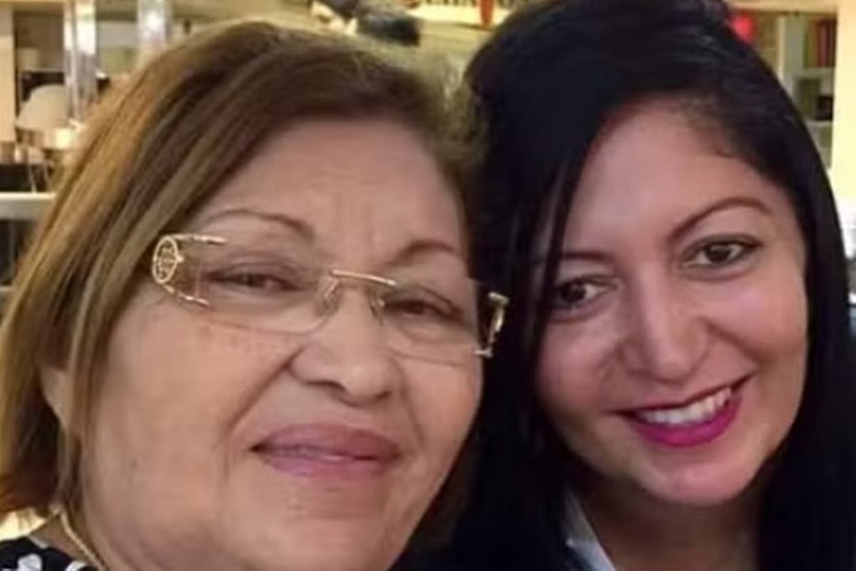 Imagem colorida de Ana Maria Lima da Silva, de 51 anos, e Maria das Neves Lima da Silva, de 78 anos - Metr&oacute;poles