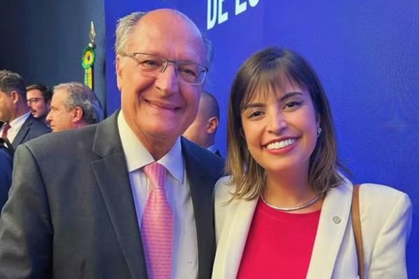 O vice-presidente, Geraldo Alckmin, e a deputada federal Tabata Amaral