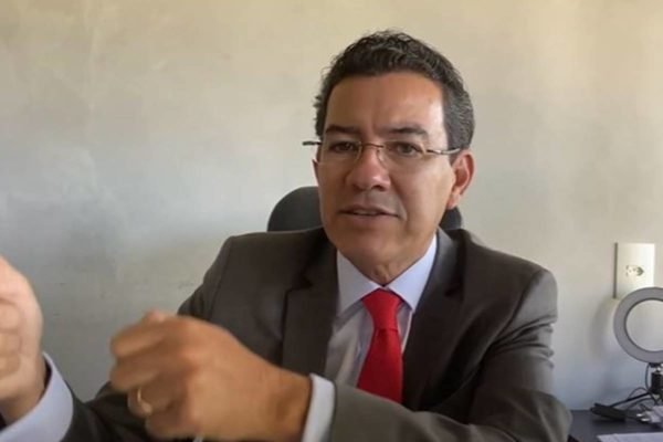 Criminalista Cleber Lopes surge na disputa pelo comando da OAB-DF
