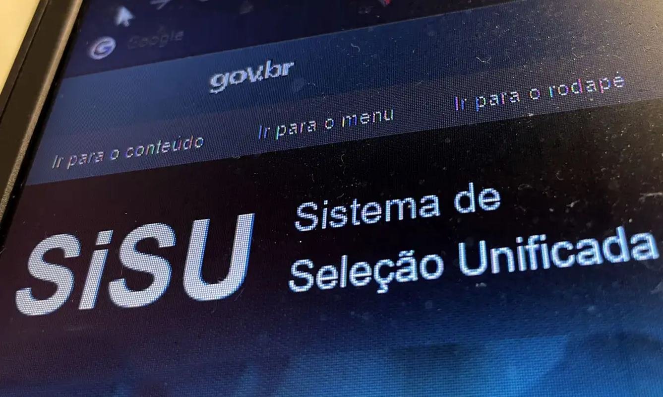 Imagem colorida de aparelho celular na página do Sisu - Metrópoles