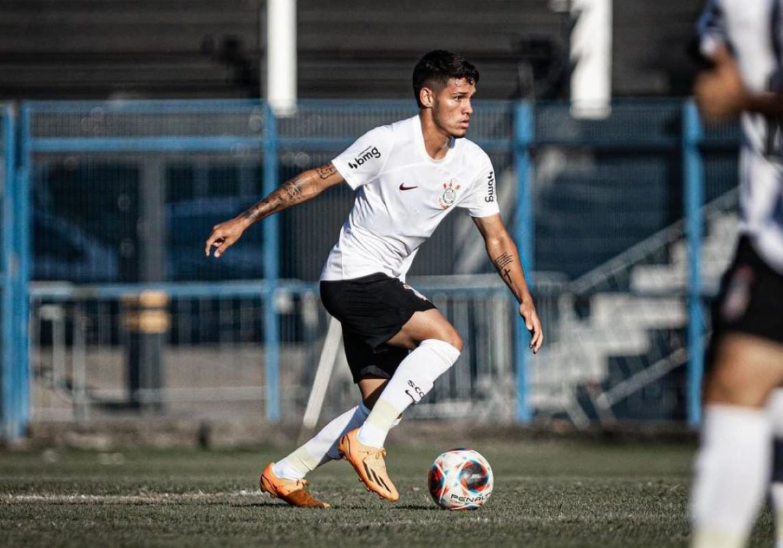 foto colorida do jogador da categoria sub-20 do Corinthians Dimas Cândido - Metrópoles