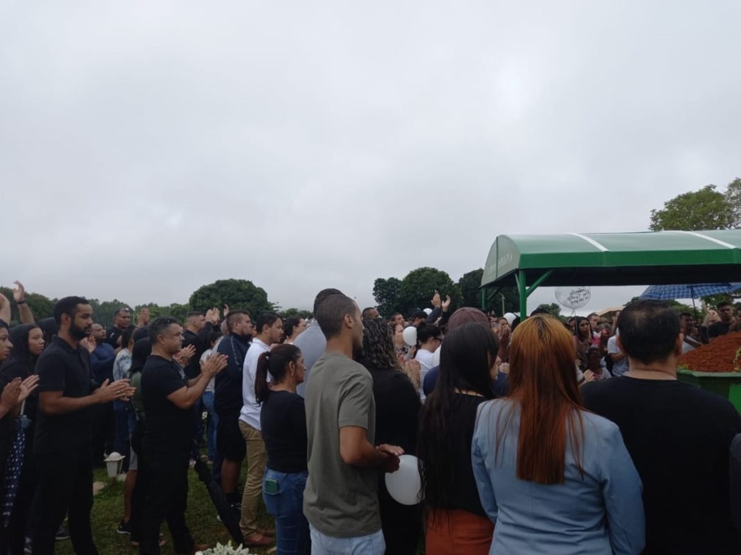 Gabriela enterrada nesta quarta-feira (31/8) no cemitério do Gama, região administrativa em que morava. O velório teve início às 15 horas e o sepultamento às 16h30.