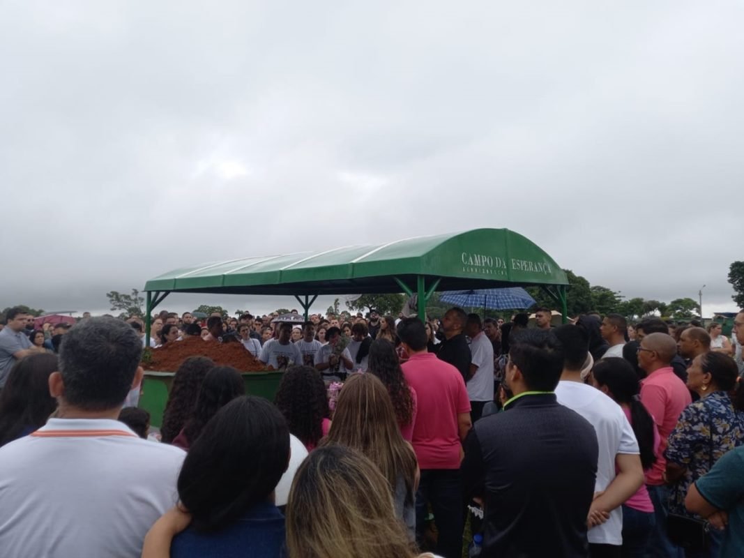 Gabriela enterrada nesta quarta-feira (31/8) no cemitério do Gama, região administrativa em que morava. O velório teve início às 15 horas e o sepultamento às 16h30.