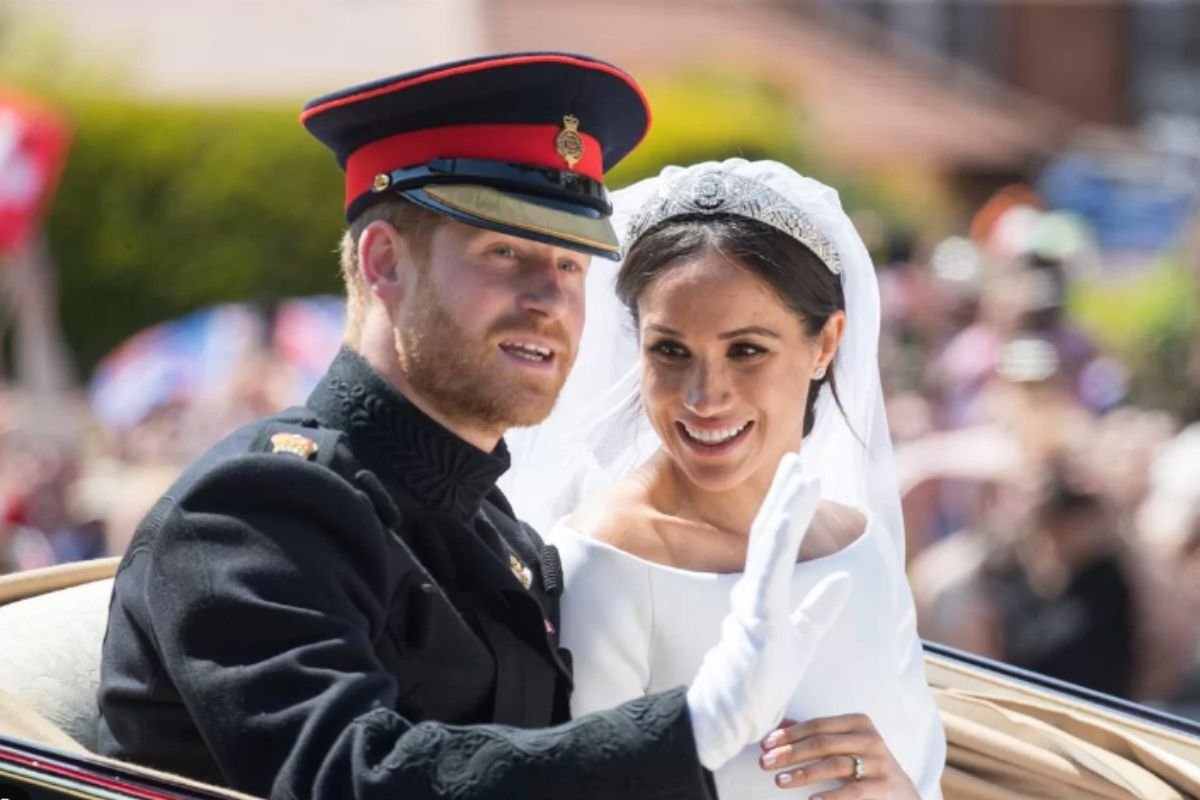 Foto colorida de Meghan Markle e Harry - Metrópoles