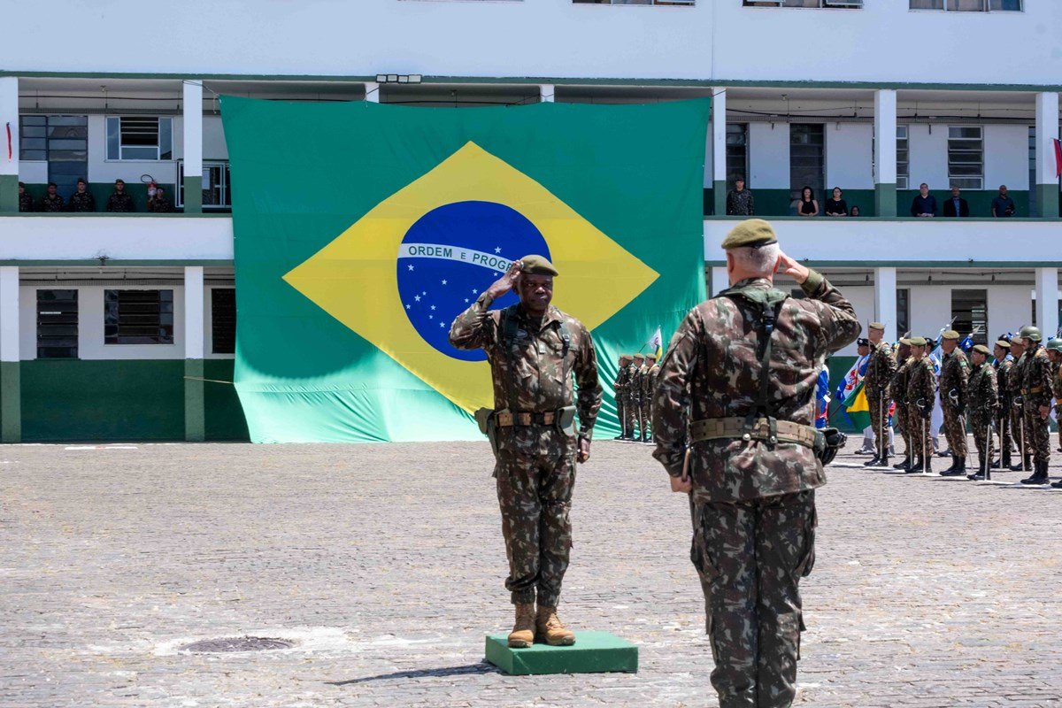 Comando de Artilharia do Exército recebe o Comandante Militar do