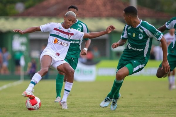 Fluminense empata com Boavista e segue líder do Campeonato Carioca