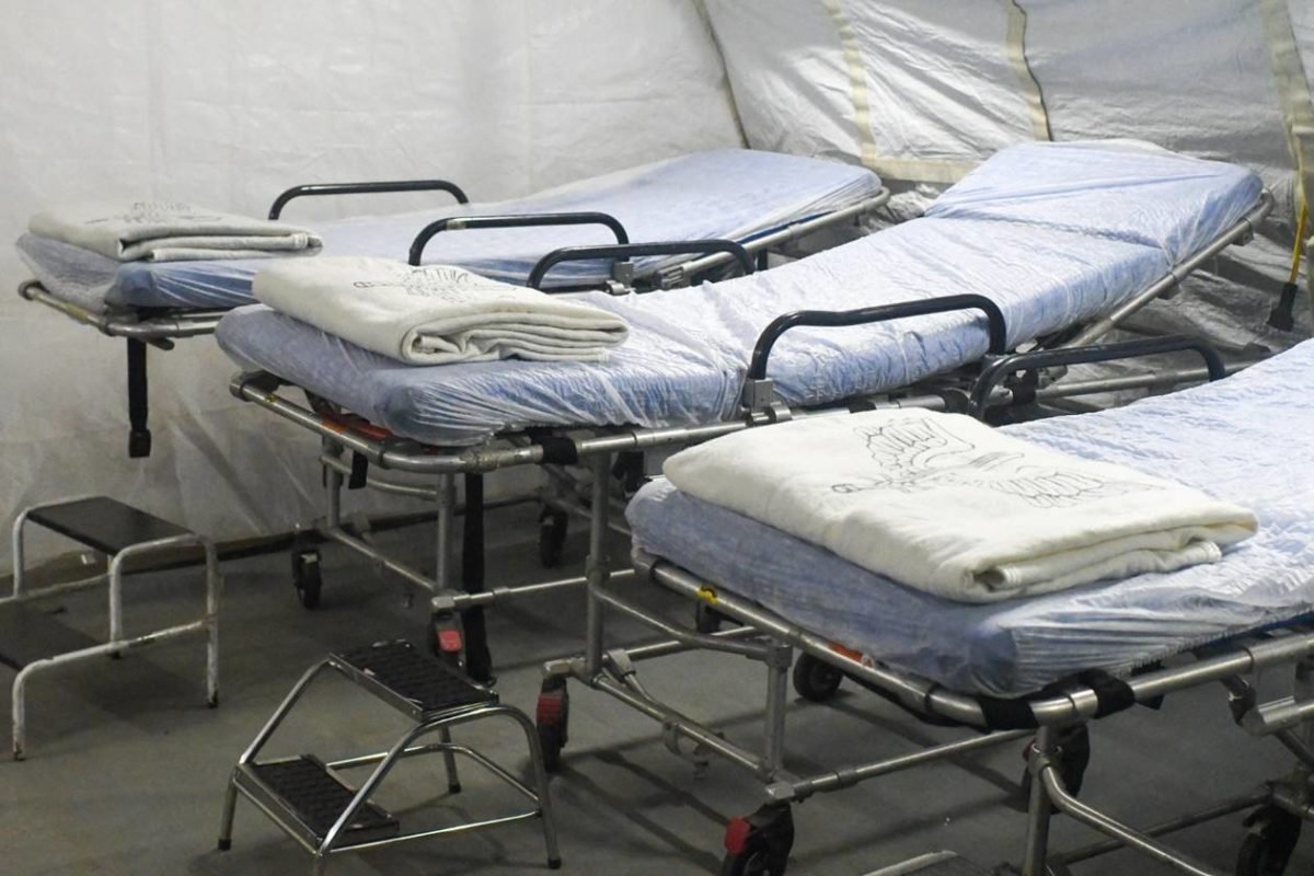 Imagem colorida do hospital de campanha montado em Ceilândia - Metrópoles