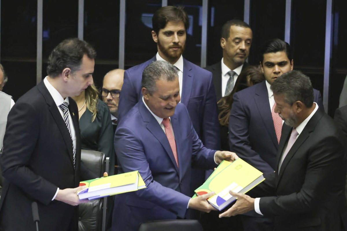 imagem colorida mostra Rodrigo Pacheco, Rui Costa e Arthur Lira no Congresso Nacional - Metrópoles