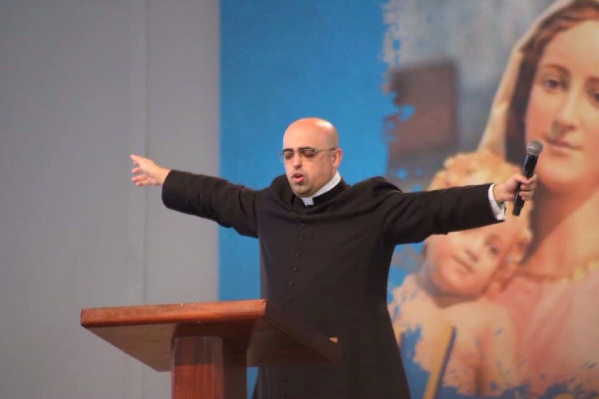 Padre relata ida de PF à igreja e nega participação em plano golpista | Metrópoles