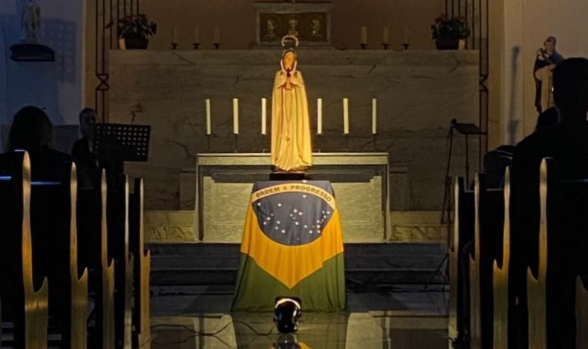 Foto publicada pelo padre José Eduardo de Oliveira e Silva no dia da votação do 1º turno das eleições de 2022 - Metrópoles