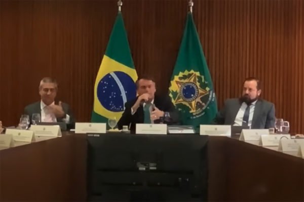 Moraes quebra sigilo de reunião de Bolsonaro e ministros; veja íntegra
