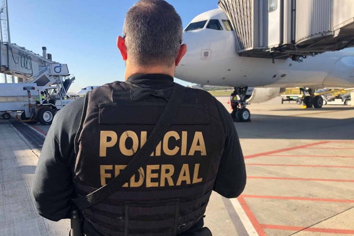 Polícia Federal prende foragido no aeroporto