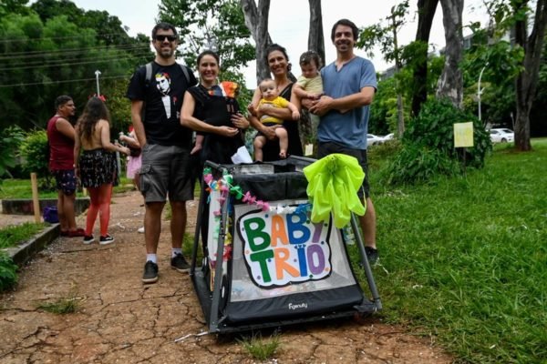 Pais e filhos bebês curtem o Carnaval - Metrópoles