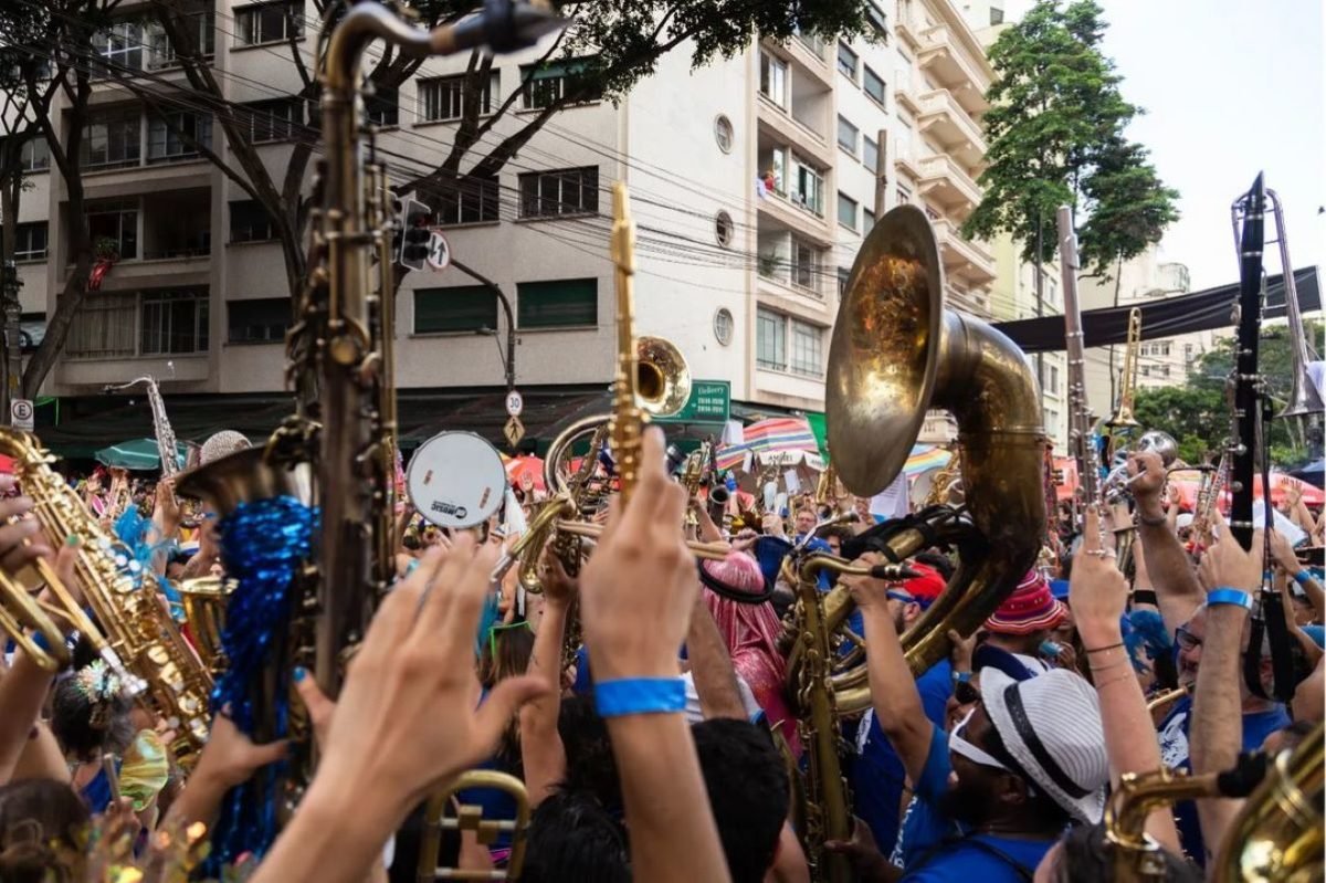 imagem colorida mostra bloco de carnaval paulistano - metrópoles