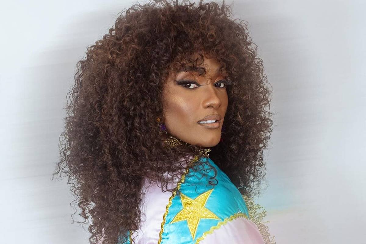 Erika Januza é a Rainha de Bateria da Viradouro