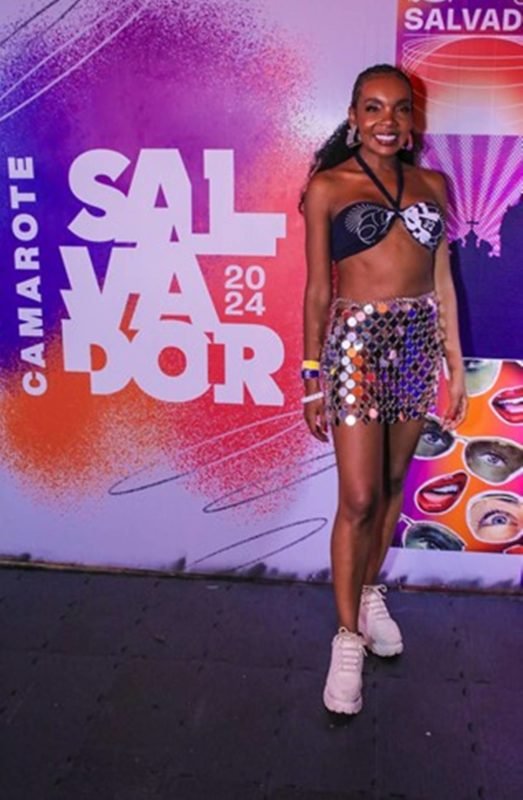 Famosos curtem 2º dia de Carnaval em Salvador. Veja fotos