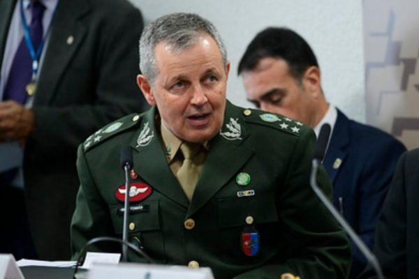 O comandante do Exército, general Tomás Ribeiro Paiva