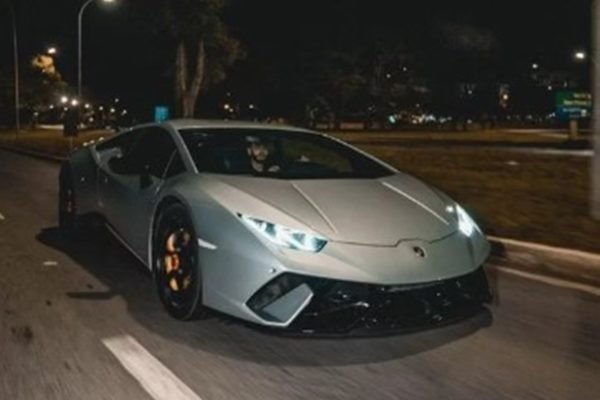 Lamborghini - Metrópoles