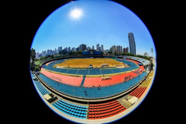 Imagem mostra estádio de atletismo no Ibirapuera - Metrópoles