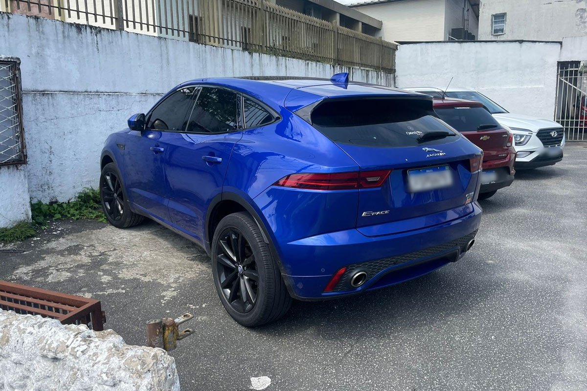 Carro apreendido pela Polícia