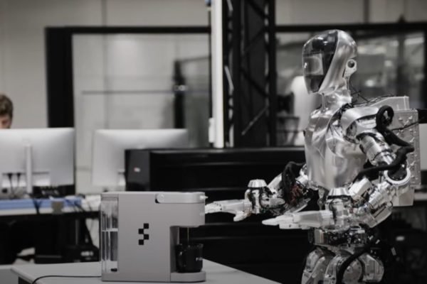 imagem colorida do robô humanoide criado pela startup americana Figure AI - Metrõpoles