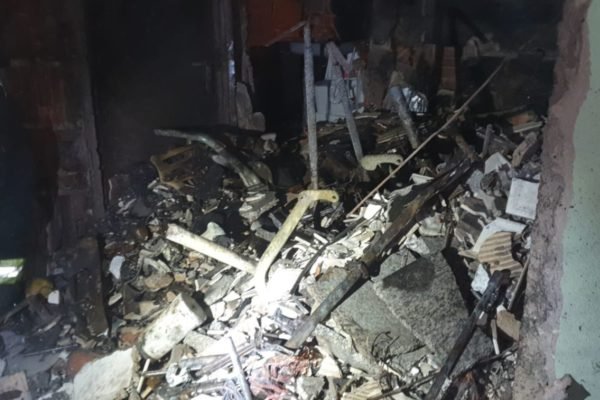 Polícia procura coronel dono de apartamento que pegou fogo em Campinas