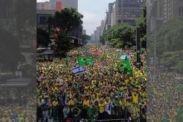 Movimentação em ato pró-Bolsonaro na Avenida Paulista em 25 de fevereiro de 2024 - Metrópoles
