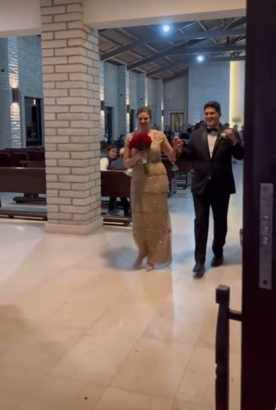 Imagem colorida de casamento - Metrópoles