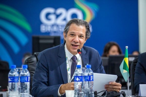 imgem colorida ministro da Fazenda Fernando Haddad, discursando em reunião doo G20, em São Paulo - Metrópoles
