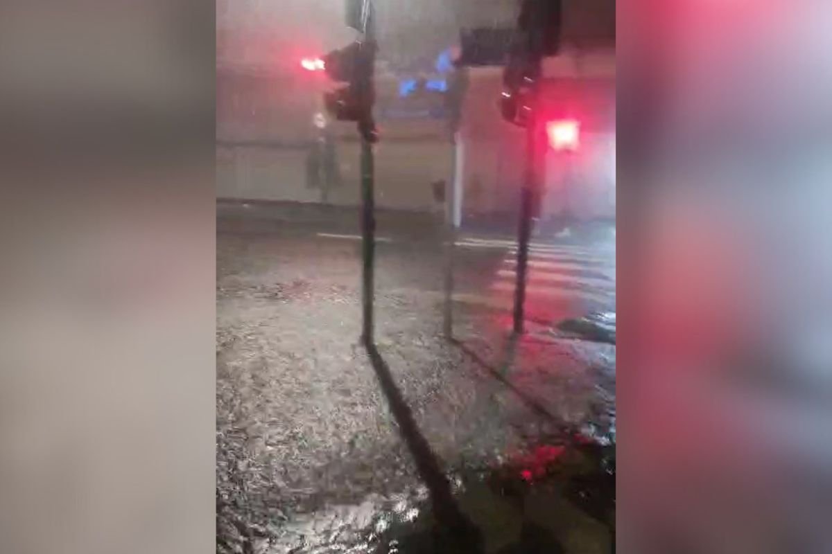 Imagem colorida mostra chuva forte na região do Brás - Metrópoles